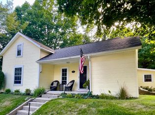 383 S Rutledge St, Pentwater, MI 49449