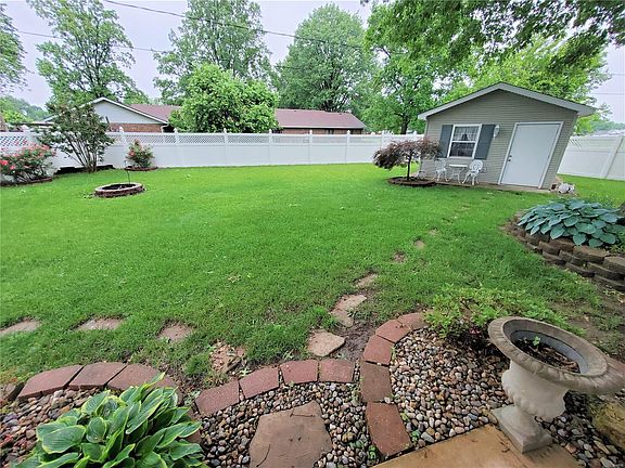 3rd image of 2205 Dawn Pl