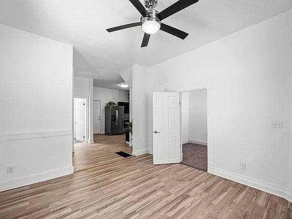 5th image of 1018 E Ash St