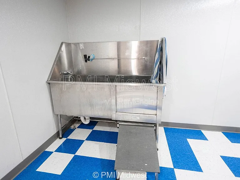 Priscilla Apartments — Photo 23