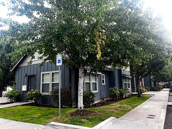 3rd image of 101 NE Brookwood Pkwy APT 103