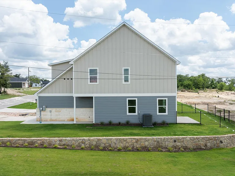 706 N Sycamore Dr — Photo 33
