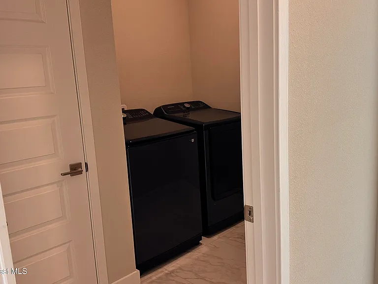 607 Clearwater Ave — Photo 29