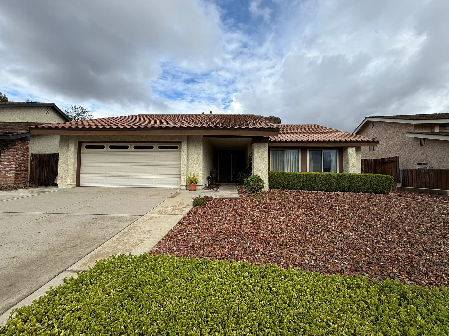 4 bed, 1687 sqft, $4,995 — Photo 1