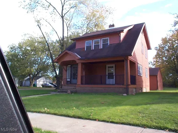 16208 Raymond St, Maple Heights, OH 44137