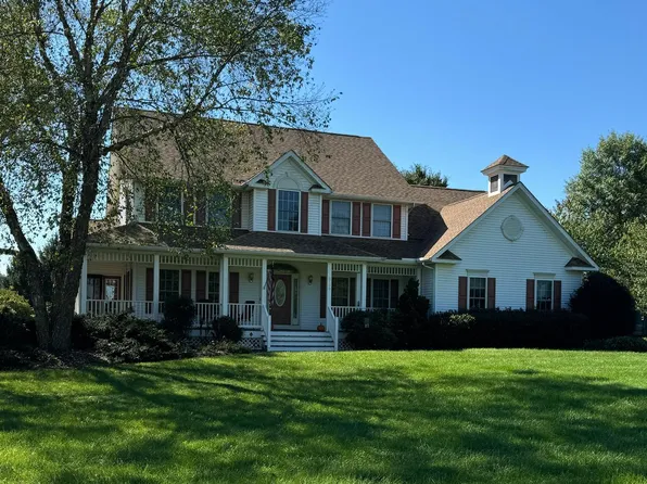 3299 Rolari Dr, Taneytown, MD 21787