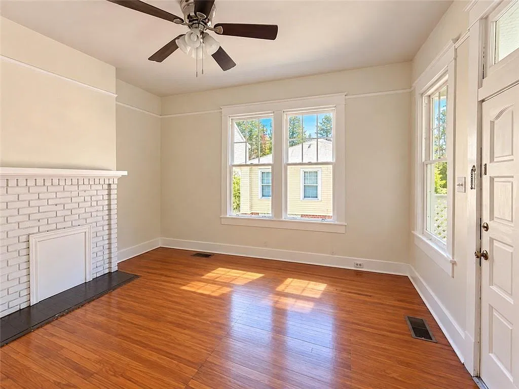 2 bed, 1.5 bath, 1455 sqft, $1,600 — Photo 4