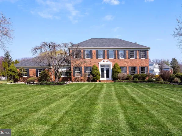 11 Providence Dr, West Windsor, NJ 08550