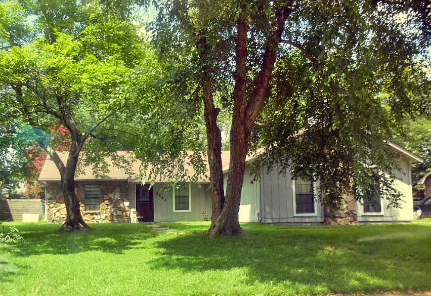 4587 Blue Willow Rd