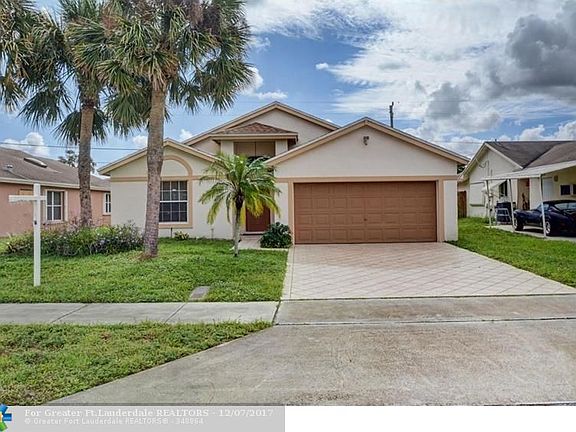 3rd image of 3220 SW 2nd Ct