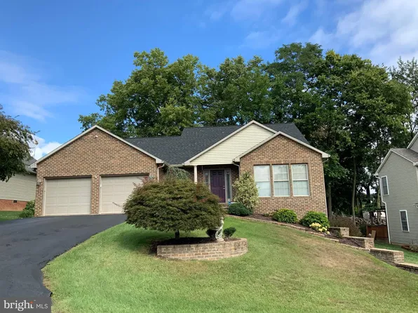 161 Gemstone Dr, Martinsburg, WV 25401