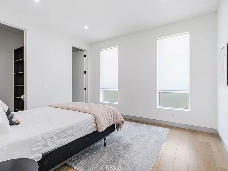 4435 Camellia — Photo 33