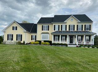 18196 Oak Ridge Dr, Purcellville, VA 20132