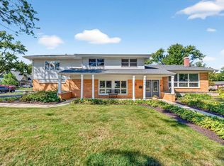 225 Elmwood Dr, Naperville, IL