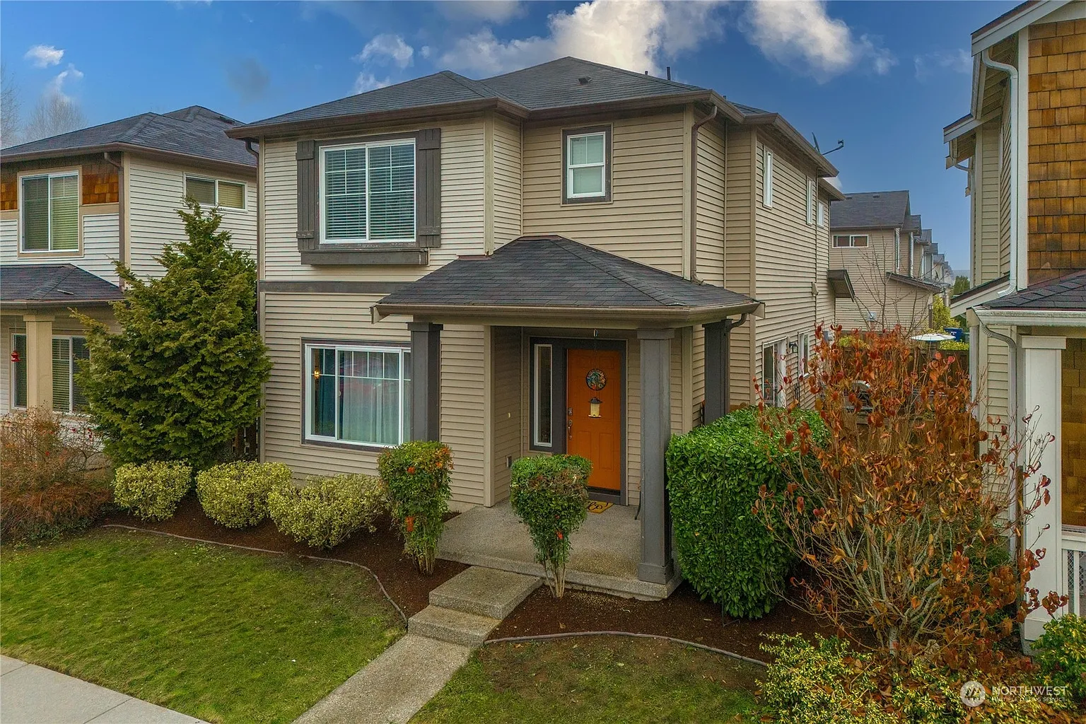 4250 L Place NE photo 1