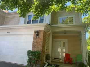 232 Hawk Ct, Schaumburg, IL 60193