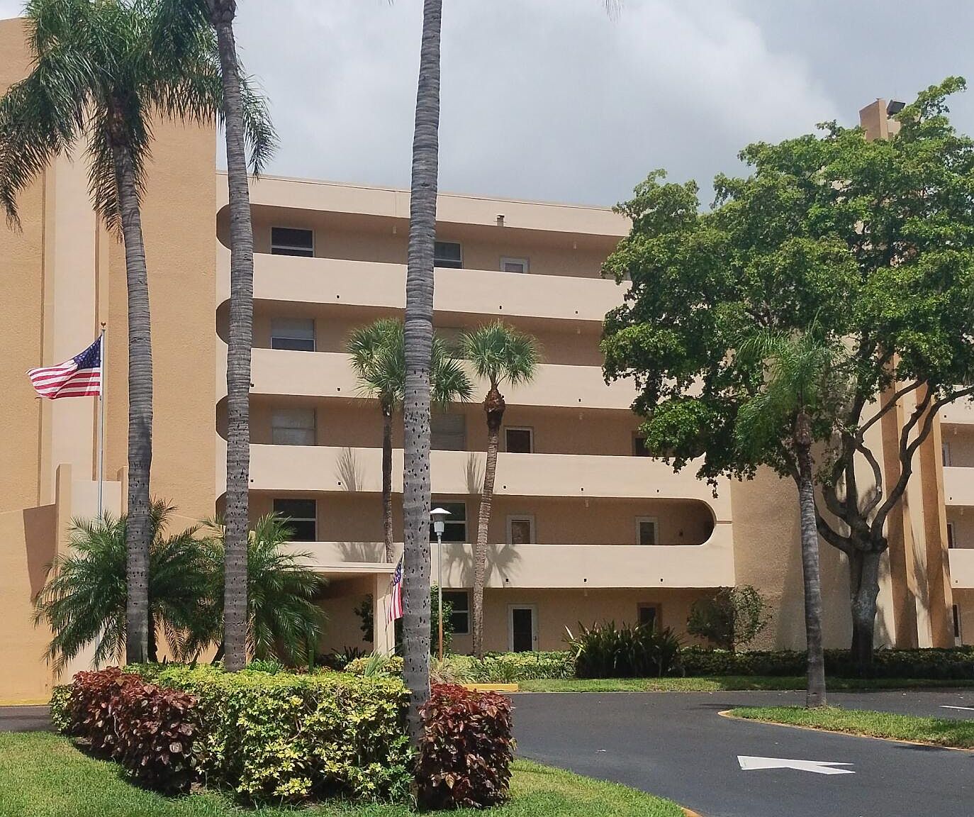 6461 NW 2nd Avenue #102