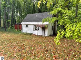 7516 Supply Rd SW, South Boardman, MI 49680