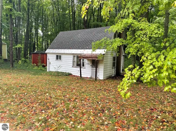 7516 Supply Rd SW, South Boardman, MI 49680