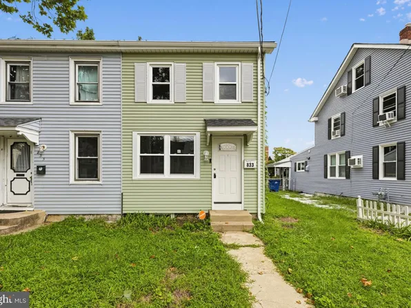 833 W 2nd St, Florence, NJ 08518