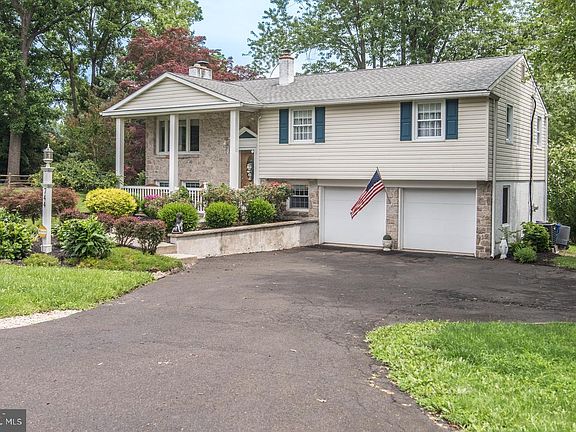 2nd image of 744 Kleckner Rd