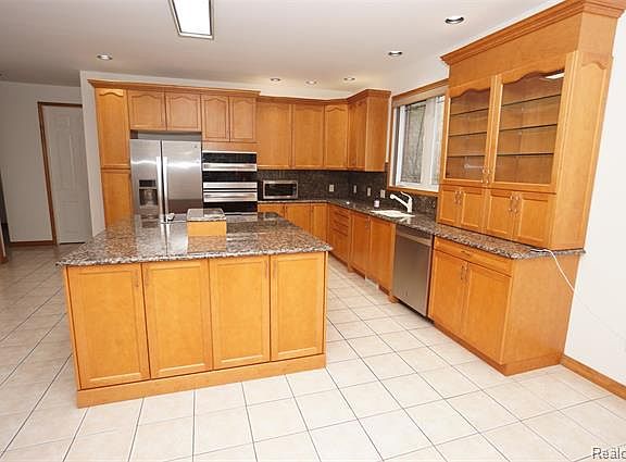 5th image of 18249 Cascade Dr #32