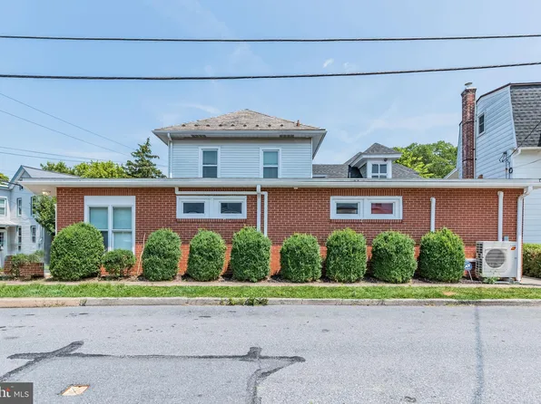 5 Duke St, Hershey, PA 17033