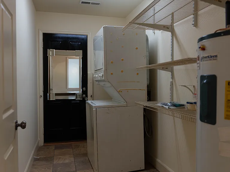 4369 Sullivan St #B — Photo 11