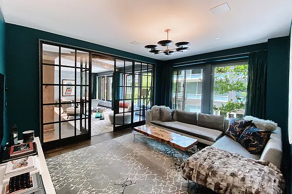 Sold by Compass | media 21