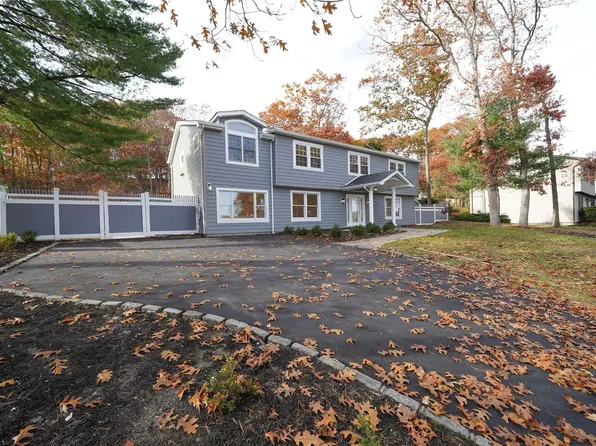 98 Stonehurst Lane, Dix Hills, NY 11746