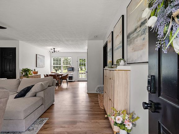 5th image of 3941 Honeysuckle Way