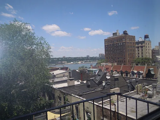 Rented by Metropolitan Equities | media 17