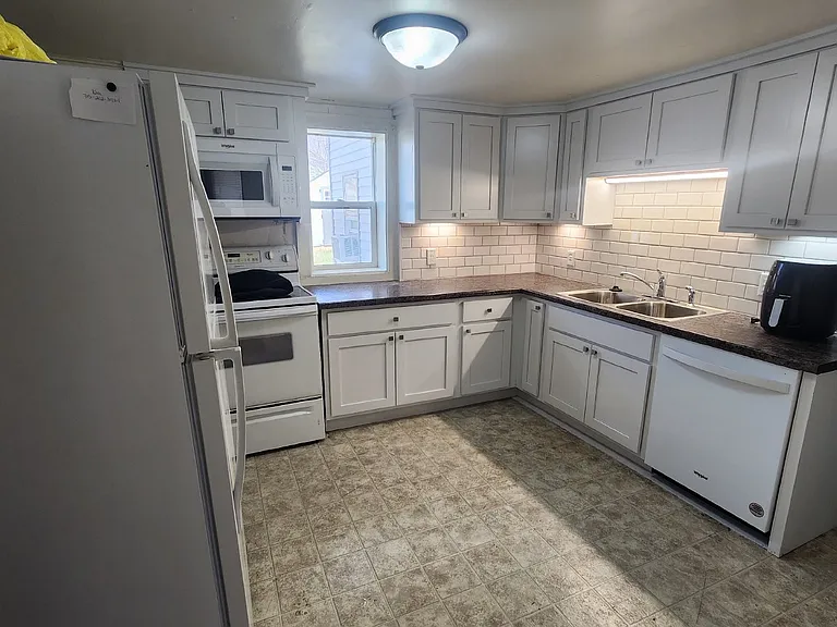 1524 Necessity St — Photo 3