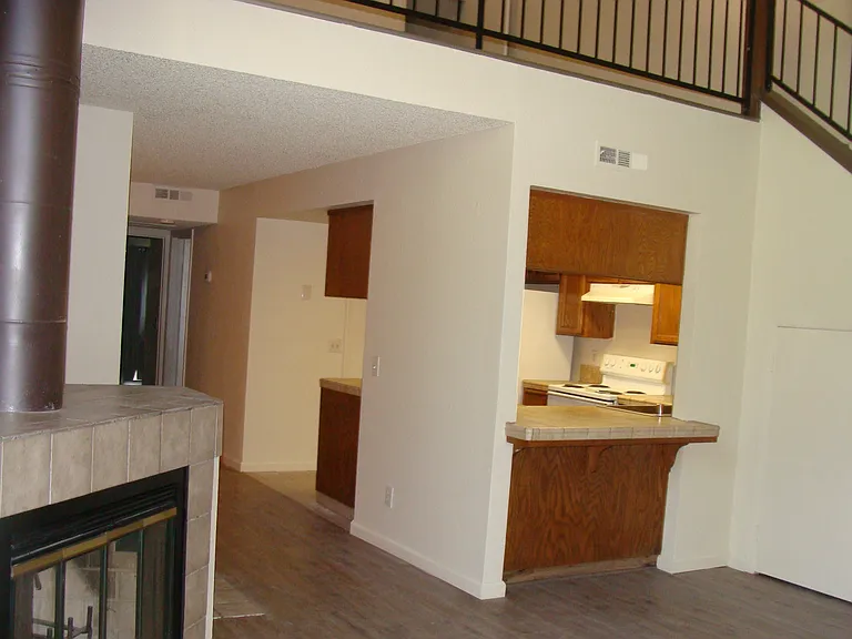 343 W Herndon Ave — Photo 5