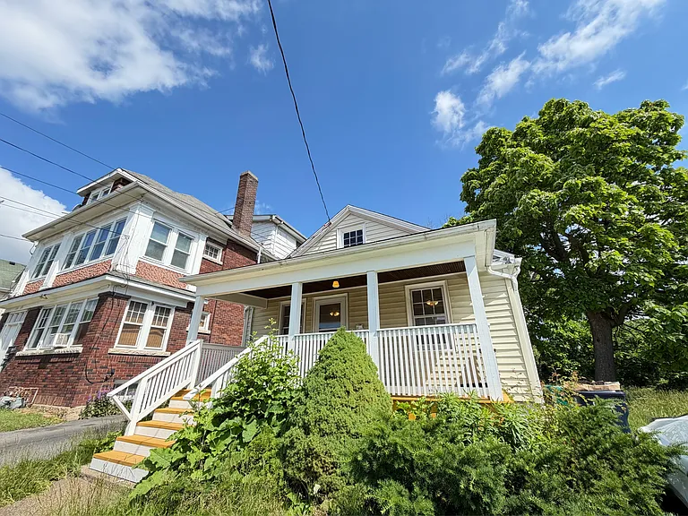 1192 Haeberle Ave — Photo 2