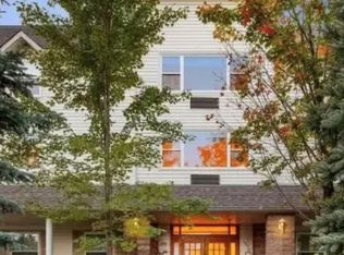 450 Yonge St #104, Barrie, ON L4N 4E2