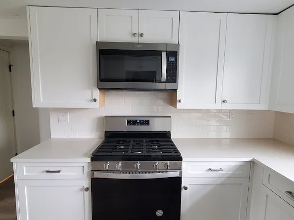 25 Sullivan Ave Floor 2, Farmingdale, NY 11735