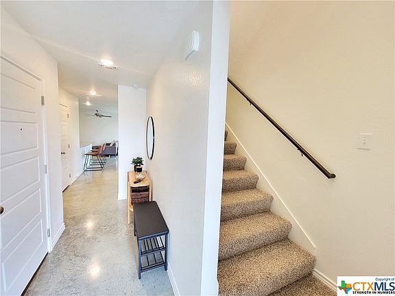 5th image of 303 Agua Chiquita Ct