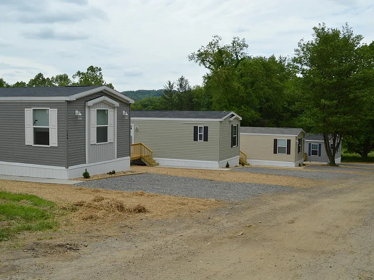 Hillcrest Crossing — Photo 12