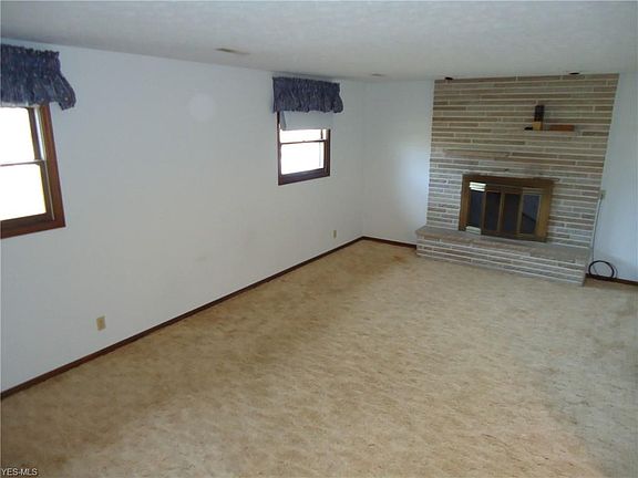 3rd image of 748 Forestview Dr