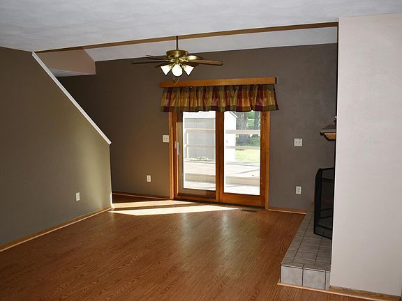 3rd image of 345 Pylor Pl