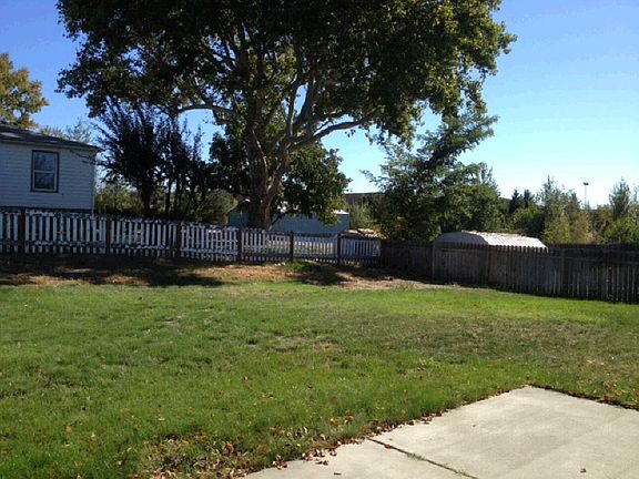 4th image of 1605 SE Red Oak Ave