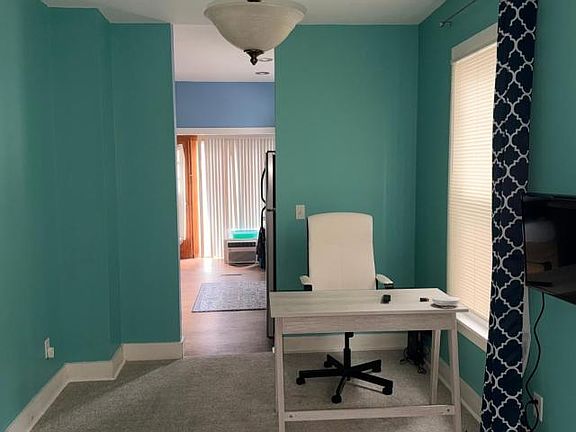 5th image of 621 East St #1
