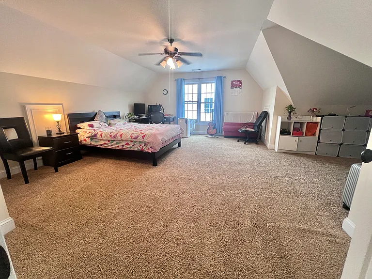 4th bedroom/bonus/media/office/gym room optional - 3rd floor-pic 1