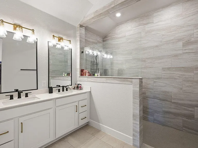 8408 Grenadier Dr — Photo 17