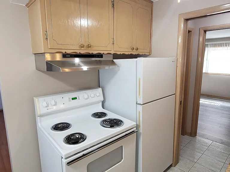 9600 S Komensky Ave — Photo 2