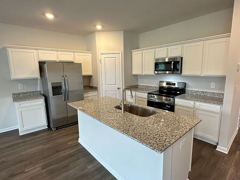 304 S Lake Ct — Photo 5