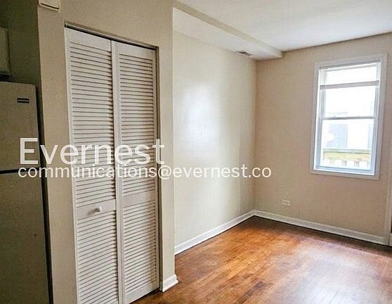 4th image of 3240 N Clark St APT 2M