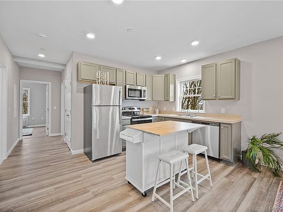5th image of 108 N Kensico Ave #5A