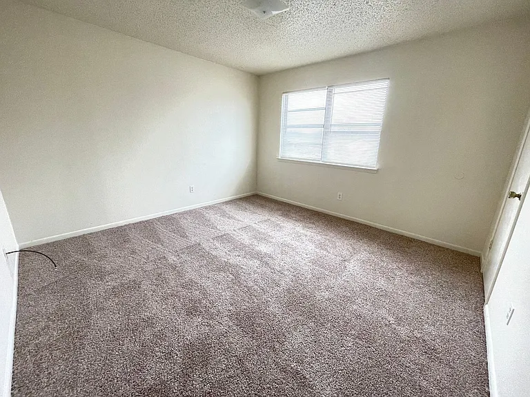 4408 Lake Rd — Photo 6